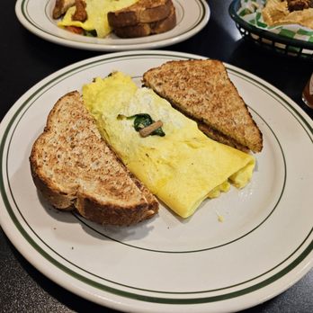 Tom and Ray's Family Restaurant - Veggie omelet - Diners Near Me - Damascus, Maryland
