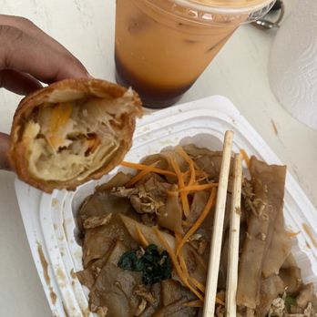 Silver Spoon Thai Restaurant - Pad See Ew Vegetable Egg Roll Thai Iced Tea - Thai Near Me - Chicago, Illinois Silver Spoon Thai Restaurant - Pad See Ew Vegetable Egg Roll Thai Iced Tea - Thai Near Me - Chicago, Illinois