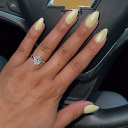 DND U shine, I shine with chrome. Natural almond Gel-X DND U shine, I shine with chrome. Natural almond Gel-X