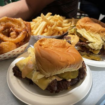 For The Win - Burgers Near Me - Whittier, California