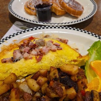 Black Bear Diner St Charles - Sweet Cream Belgian Waffle (660 cal) Bruce's Meat Lover's Omelette (1370-1680 cal) Bacon & Cheddar Burger (860 cal) - Diners Near Me - St.Charles, Missouri Black Bear Diner St Charles - Sweet Cream Belgian Waffle (660 cal) Bruce's Meat Lover's Omelette (1370-1680 cal) Bacon & Cheddar Burger (860 cal) - Diners Near Me - St.Charles, Missouri