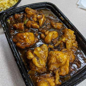 Yueh Tung Restaurant - Chili Chicken with gravy - Hakka Near Me - Toronto, Ontario Yueh Tung Restaurant - Chili Chicken with gravy - Hakka Near Me - Toronto, Ontario