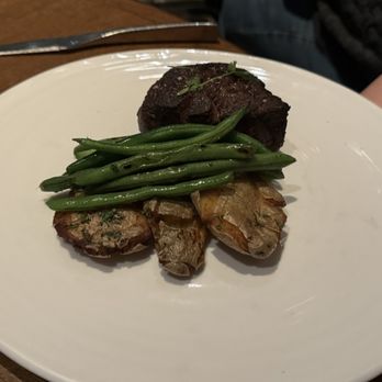 NoMI - Filet Mignon (delicious, great potatoes) - Bars Near Me - Chicago, Illinois NoMI - Filet Mignon (delicious, great potatoes) - Bars Near Me - Chicago, Illinois