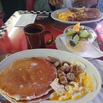 Omelet House 50's Diner - Pancakes, eggs, chicken sausage - Breakfast & Brunch Near Me - Las Vegas, Nevada Omelet House 50's Diner - Pancakes, eggs, chicken sausage - Breakfast & Brunch Near Me - Las Vegas, Nevada