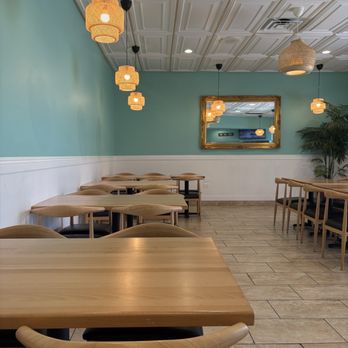 Diplomat La Verne - Mediterranean Near Me - La Verne, California