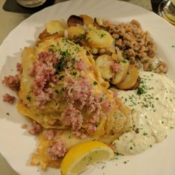 Der Kutterfischer - Schollenfilets mit Krabben und Speck