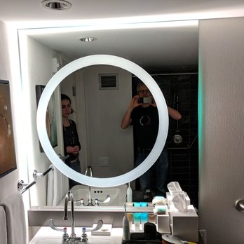 Hyatt Regency Vancouver - Cool bathroom mirror design. - Hotels Near Me - Vancouver, British Columbia Hyatt Regency Vancouver - Cool bathroom mirror design. - Hotels Near Me - Vancouver, British Columbia