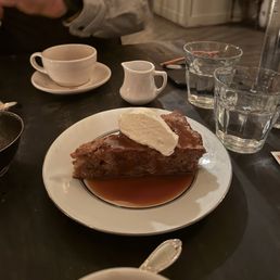 Apple and walnut cake
