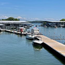 Island Cove Marina & Resort - Gas dock