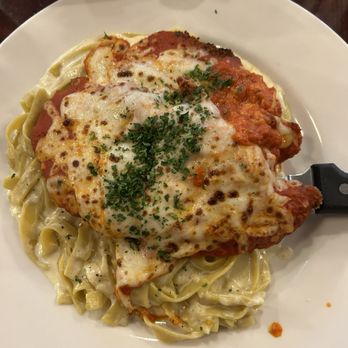 Bucatino Trattoria Romana - Pollo Parmigiana - Bars Near Me - Lafayette, Colorado