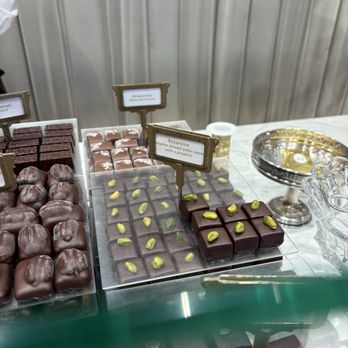 Mary - chocolates - Chocolatiers & Shops Near Me - Brussels, BRU