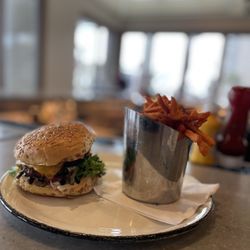 Tulu Seaside Bar & Grill - The Tulu Lean Burger.