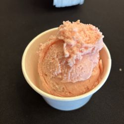 Choco Wonka - Strawberry ice cream
