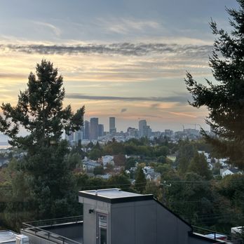 iconiq - Outside view - IG @bougiefoodieboi - French Near Me - Seattle, Washington
