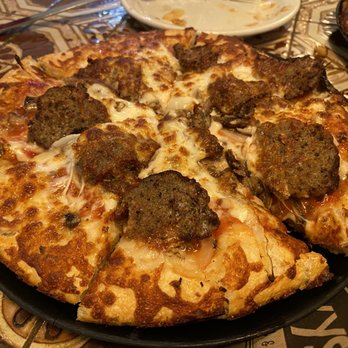 Spanky's - Giovanna's Meatball - Mozzarella cheese, sliced homemade meatballs, fresh mushrooms, fresh garlic & onions - Pizza Near Me - Houston, Texas Spanky's - Giovanna's Meatball - Mozzarella cheese, sliced homemade meatballs, fresh mushrooms, fresh garlic & onions - Pizza Near Me - Houston, Texas