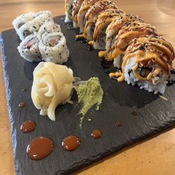 Kami Roll Yellowtail Scallion*