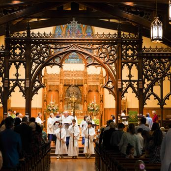 Christ Church Cathedral - The processional makes its way through the magnificent nave as worshippers gather for Sunday Eucharist. - Churches Near Me - Houston, Texas Christ Church Cathedral - The processional makes its way through the magnificent nave as worshippers gather for Sunday Eucharist. - Churches Near Me - Houston, Texas