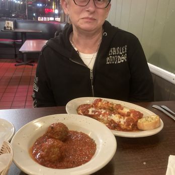Tony's Italian Kitchen - Meatballs and Cannelloni - Italian Near Me - Englewood, Ohio Tony's Italian Kitchen - Meatballs and Cannelloni - Italian Near Me - Englewood, Ohio