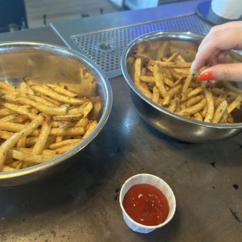 Hopdoddy Burger Bar - Fries - Burgers Near Me - Austin, Texas