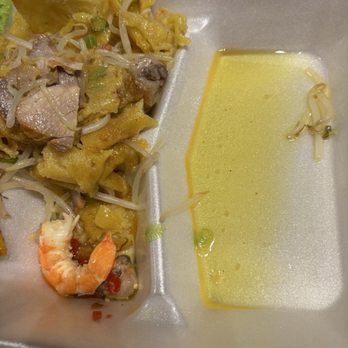 Pho & Mi - Banh Xeo, full of oil with only one shrimp a few pieces of meat and loaded with bean sprouts. Awful experience - Noodles Near Me - Pooler, Georgia