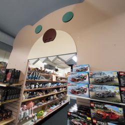 Tom's Toys