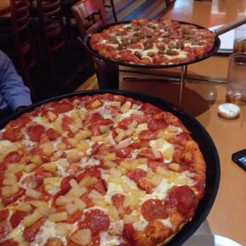 Shakey's Pizza Parlor - Pizza! - Pizza Near Me - Glendale, California Shakey's Pizza Parlor - Pizza! - Pizza Near Me - Glendale, California