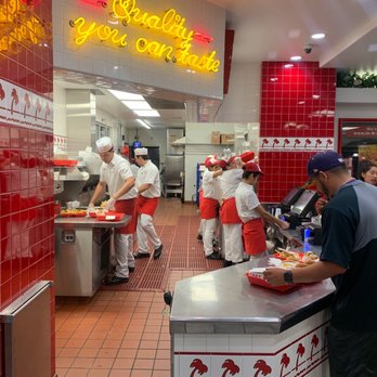 In-N-Out Burger - Well staffed - Burgers Near Me - El Centro, California In-N-Out Burger - Well staffed - Burgers Near Me - El Centro, California