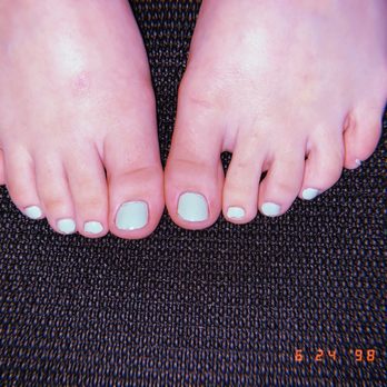 Heights Nail Spa - Weird creasing on the big toes and chipping after taking a shower. :/ - Nail Salons Near Me - Houston, Texas