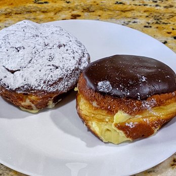 Fiene's Bakery - Bakeries Near Me - Naperville, Illinois