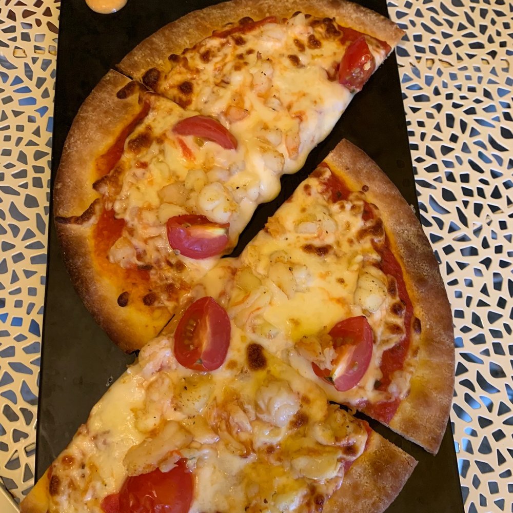 Davidson Wine Co - Shrimp and crab flat bread - Wineries Near Me - Davidson, North Carolina Davidson Wine Co - Shrimp and crab flat bread - Wineries Near Me - Davidson, North Carolina
