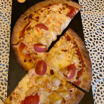 Davidson Wine Co - Shrimp and crab flat bread - Wineries Near Me - Davidson, North Carolina