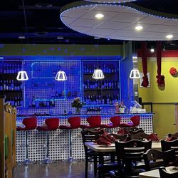 Star Indian cuisine - Dining area and bar