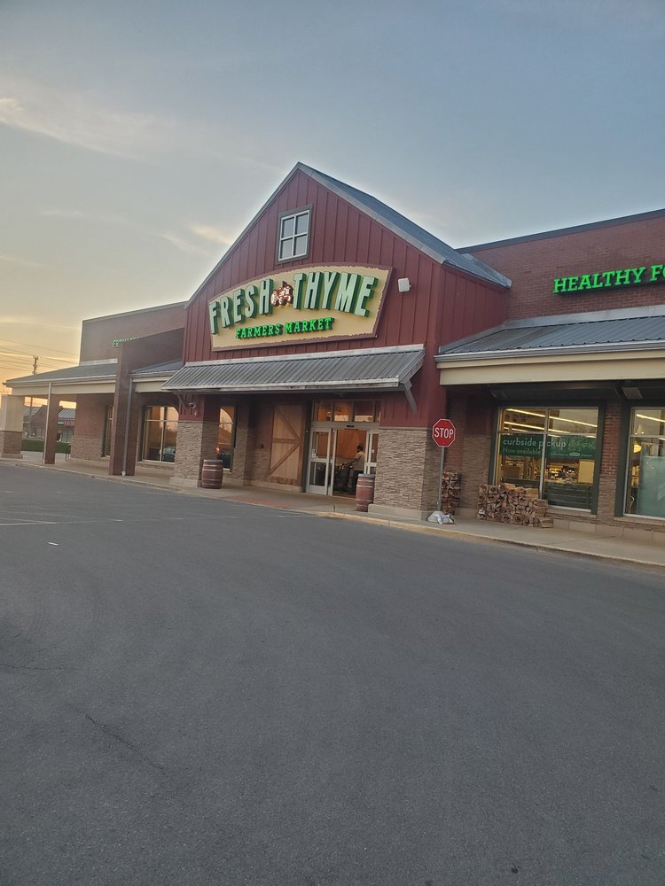 Fresh Thyme Market Logo