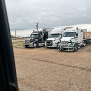 Love's Travel Stop - Trucks parked here weeks on end... - Gas Stations Near Me - Indianola, Mississippi