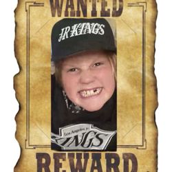 Manhattan Beach Middle School - Have you seen this man? He is wanted for bullying and he smells like shit. If you seen this man contact +1 (310) 483-3209