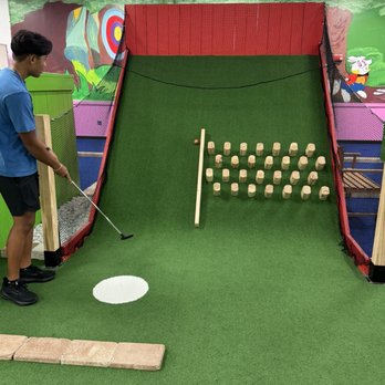 Mr. Putters Miniature Golf - Mini Golf Near Me - Tampa, Florida