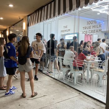Honeymee - Line was out of the door. - Ice Cream & Frozen Yogurt Near Me - Houston, Texas Honeymee - Line was out of the door. - Ice Cream & Frozen Yogurt Near Me - Houston, Texas