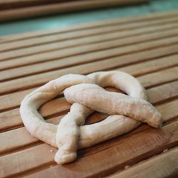 Lancaster County Food Tours - Making a pretzel
