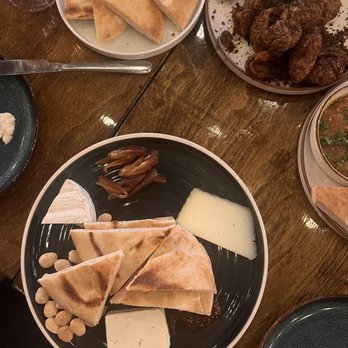 Roaming Goat - Cheese plate - Wine Bars Near Me - San Francisco, California Roaming Goat - Cheese plate - Wine Bars Near Me - San Francisco, California