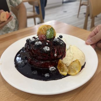 Fluffy Fluffy Dessert Cafe - Carollton - Blueberry - Desserts Near Me - Carrollton, Texas