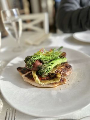NINE-TEN Restaurant & Bar by null