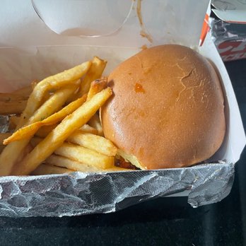 CM Chicken - Sandwich - Chicken Wings Near Me - Philadelphia, Pennsylvania
