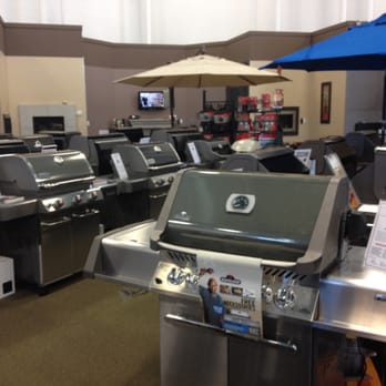 Barbecues Galore - So many BBQ !! From smokers to natural gas - Appliances Near Me - Burlington, Ontario