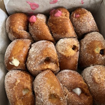 Leonard's Bakery - Malasadas - Bakeries Near Me - Honolulu, Hawaii Leonard's Bakery - Malasadas - Bakeries Near Me - Honolulu, Hawaii