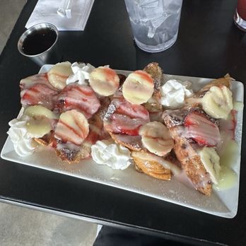 Toast It IZ - Strawberry Bananas French Toast - Breakfast & Brunch Near Me - Evergreen Park, Illinois Toast It IZ - Strawberry Bananas French Toast - Breakfast & Brunch Near Me - Evergreen Park, Illinois