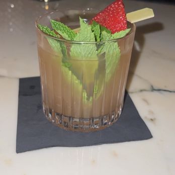 Giselle Miami - Kiss & Tell Cocktail - Mediterranean Near Me - Miami, Florida Giselle Miami - Kiss & Tell Cocktail - Mediterranean Near Me - Miami, Florida