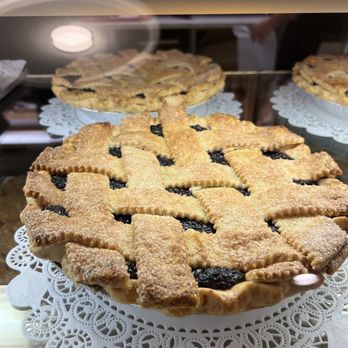 GAYLE’S BAKERY &amp; ROSTICCERIA - 2169 Photos &amp; 1940 Reviews - 504 Bay Ave ...