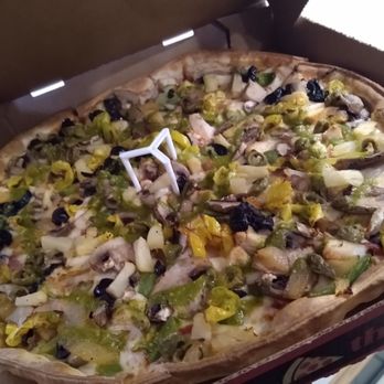 Pizza Hut - Thin-n-crispy crust with chicken and 9 other toppings - Pizza Near Me - Noblesville, Indiana