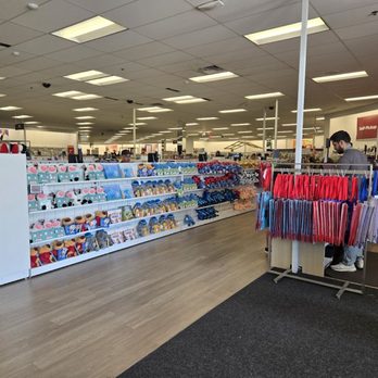 Kohl's - Department Stores Near Me - VALENCIA, California