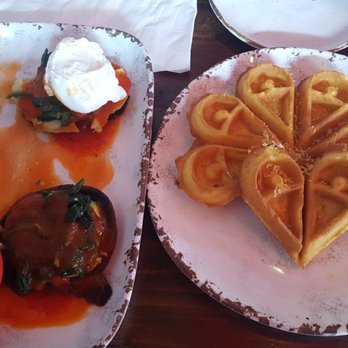 Red Maple - Portobello Benedict with eggs on the side - Cafes Near Me - Los Angeles, California